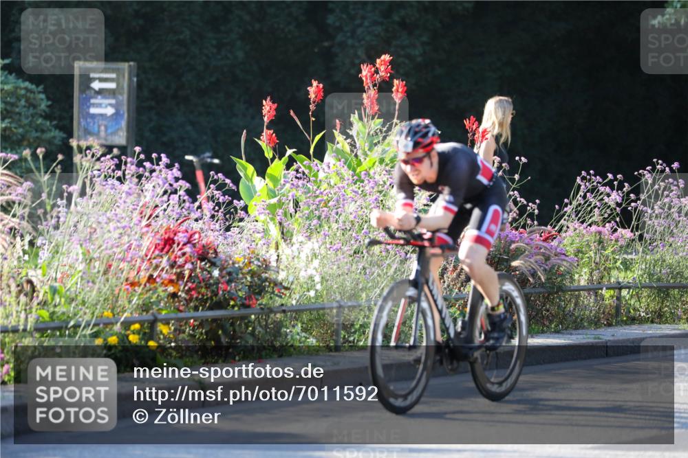 08.09.2024 - Stadtparktriathlon Zöllner http://msf.ph/oto/7011592 08.09.2024 09:07:18 Radfahren 19, 86, 106, 122 meine-sportfotos.de