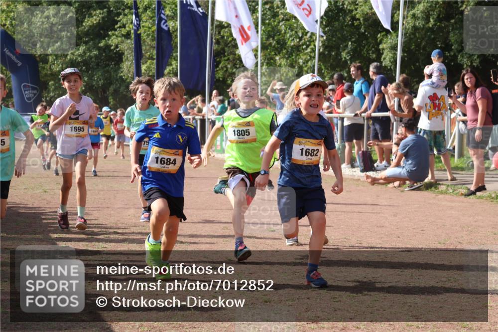 08.09.2024 - Airport Race Strokosch-Dieckow http://msf.ph/oto/7012852 08.09.2024 11:30:24 Ziel 1610, 1661, 1677, 1682, 1684, 1689, 1691, 1695, 1725, 1754, 1756, 1758, 1774, 1794, 1795, 1805, 1816, 1901, 1936, 3424, 3445, 3449 meine-sportfotos.de