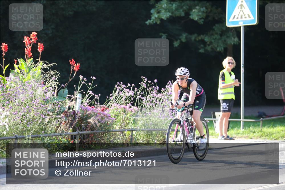 08.09.2024 - Stadtparktriathlon Zöllner http://msf.ph/oto/7013121 08.09.2024 09:13:15 Radfahren 49, 92, 134, 175 meine-sportfotos.de