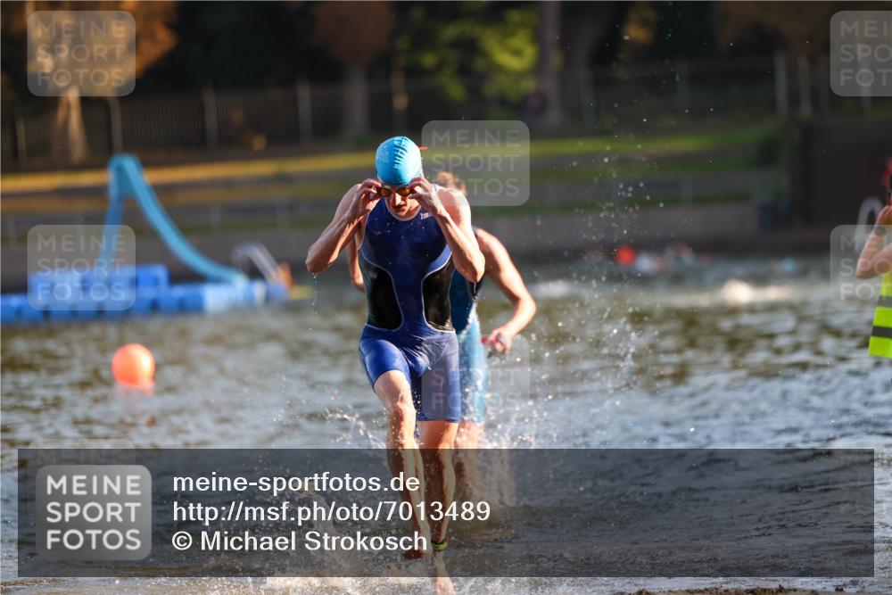08.09.2024 - Stadtparktriathlon Michael Strokosch http://msf.ph/oto/7013489 08.09.2024 08:44:17 Schwimmen 7, 10 meine-sportfotos.de