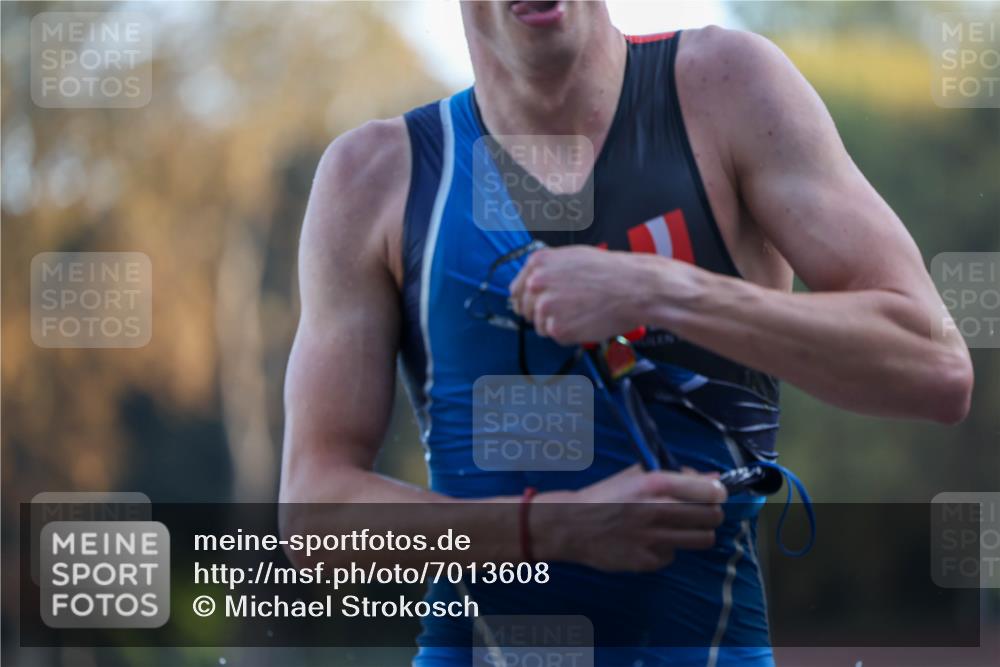 08.09.2024 - Stadtparktriathlon Michael Strokosch http://msf.ph/oto/7013608 08.09.2024 08:44:21 Schwimmen 7, 10 meine-sportfotos.de