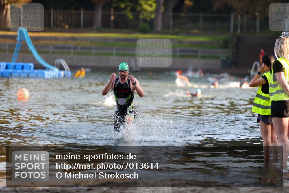 08.09.2024 - Stadtparktriathlon Michael Strokosch http://msf.ph/oto/7013614 08.09.2024 08:44:55 Schwimmen 69 meine-sportfotos.de