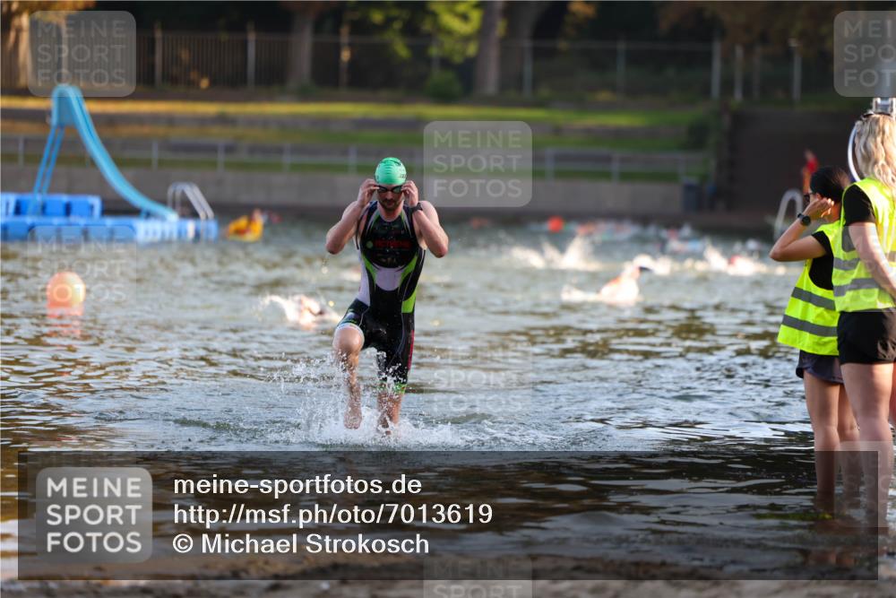 08.09.2024 - Stadtparktriathlon Michael Strokosch http://msf.ph/oto/7013619 08.09.2024 08:44:55 Schwimmen 69 meine-sportfotos.de