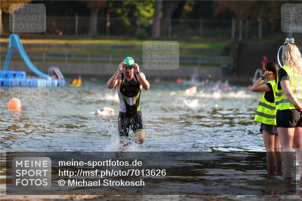 08.09.2024 - Stadtparktriathlon Michael Strokosch http://msf.ph/oto/7013626 08.09.2024 08:44:56 Schwimmen 69 meine-sportfotos.de