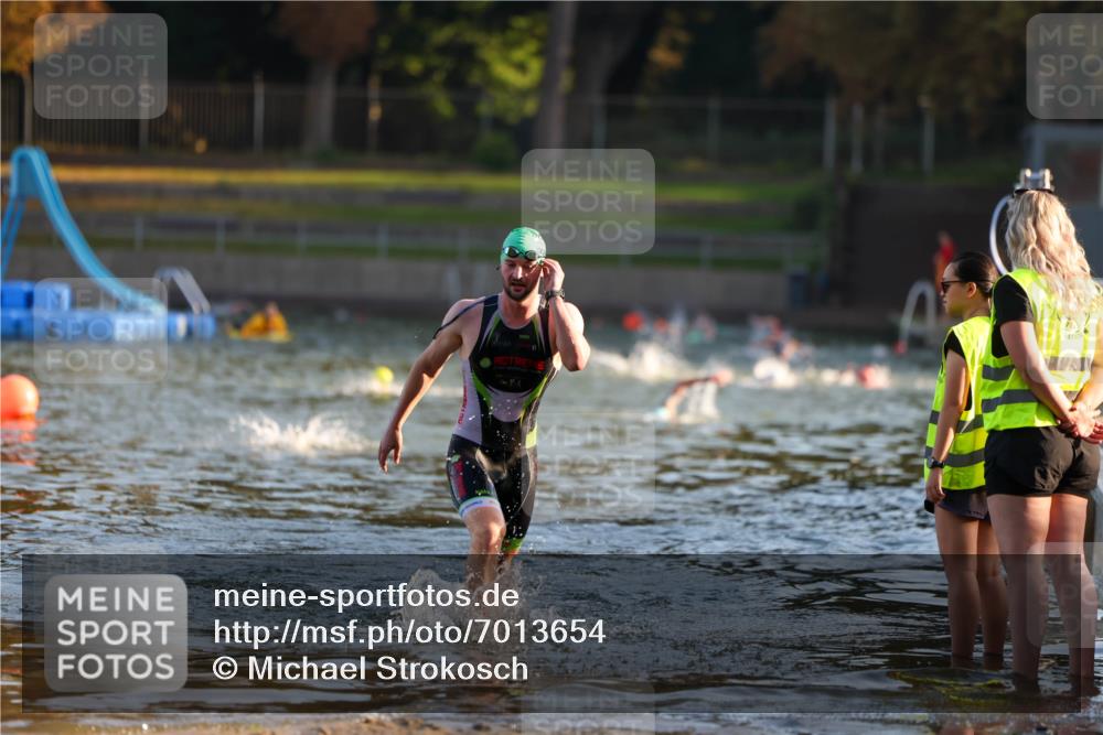 08.09.2024 - Stadtparktriathlon Michael Strokosch http://msf.ph/oto/7013654 08.09.2024 08:44:57 Schwimmen 69 meine-sportfotos.de