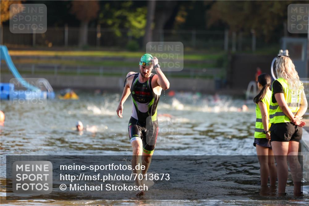 08.09.2024 - Stadtparktriathlon Michael Strokosch http://msf.ph/oto/7013673 08.09.2024 08:44:58 Schwimmen 69 meine-sportfotos.de