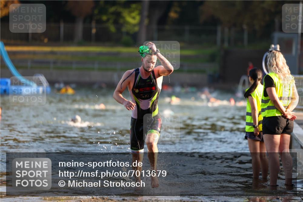 08.09.2024 - Stadtparktriathlon Michael Strokosch http://msf.ph/oto/7013679 08.09.2024 08:44:58 Schwimmen 69 meine-sportfotos.de