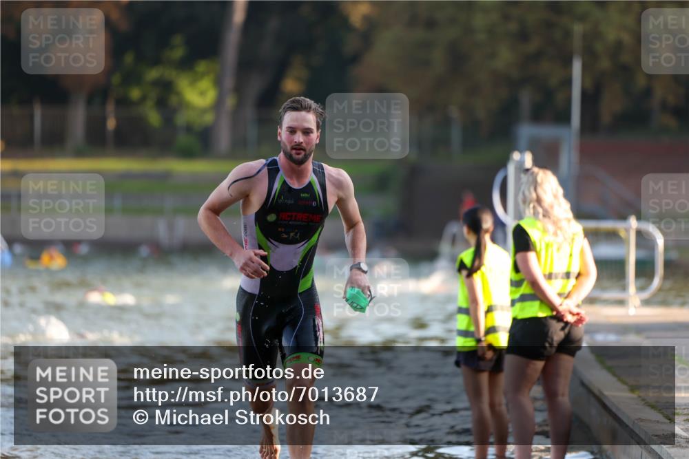 08.09.2024 - Stadtparktriathlon Michael Strokosch http://msf.ph/oto/7013687 08.09.2024 08:44:59 Schwimmen 69 meine-sportfotos.de