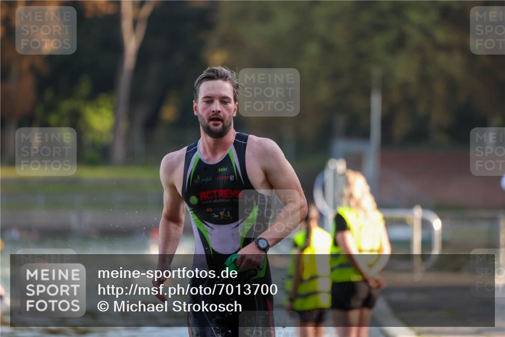 08.09.2024 - Stadtparktriathlon Michael Strokosch http://msf.ph/oto/7013700 08.09.2024 08:45:00 Schwimmen 69 meine-sportfotos.de