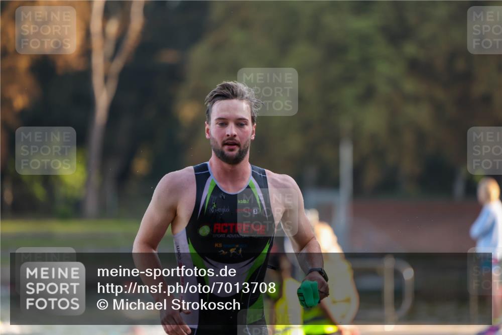 08.09.2024 - Stadtparktriathlon Michael Strokosch http://msf.ph/oto/7013708 08.09.2024 08:45:00 Schwimmen 69 meine-sportfotos.de
