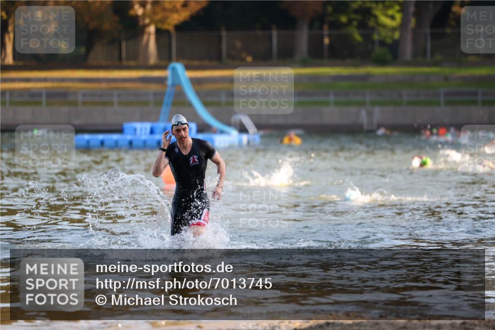08.09.2024 - Stadtparktriathlon Michael Strokosch http://msf.ph/oto/7013745 08.09.2024 08:45:10 Schwimmen 87 meine-sportfotos.de