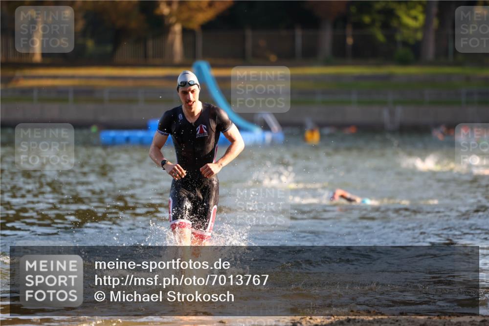 08.09.2024 - Stadtparktriathlon Michael Strokosch http://msf.ph/oto/7013767 08.09.2024 08:45:13 Schwimmen 53, 87 meine-sportfotos.de