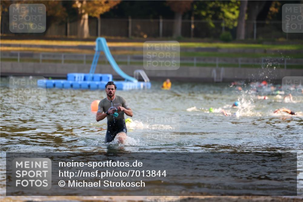 08.09.2024 - Stadtparktriathlon Michael Strokosch http://msf.ph/oto/7013844 08.09.2024 08:45:21 Schwimmen 53 meine-sportfotos.de