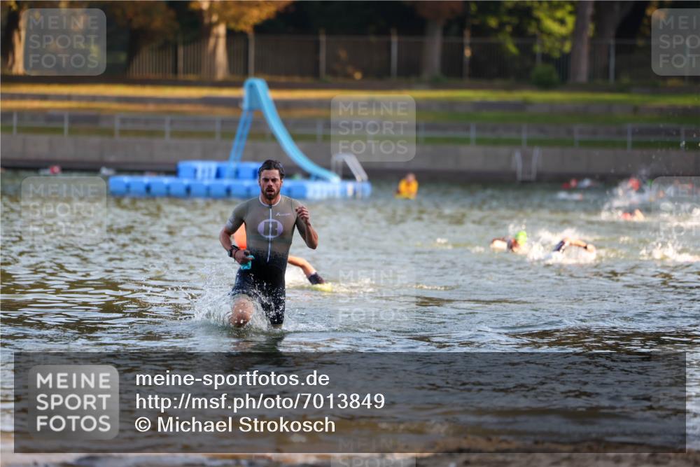 08.09.2024 - Stadtparktriathlon Michael Strokosch http://msf.ph/oto/7013849 08.09.2024 08:45:21 Schwimmen 53 meine-sportfotos.de