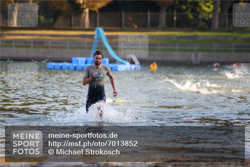 08.09.2024 - Stadtparktriathlon Michael Strokosch http://msf.ph/oto/7013852 08.09.2024 08:45:22 Schwimmen 17, 53 meine-sportfotos.de