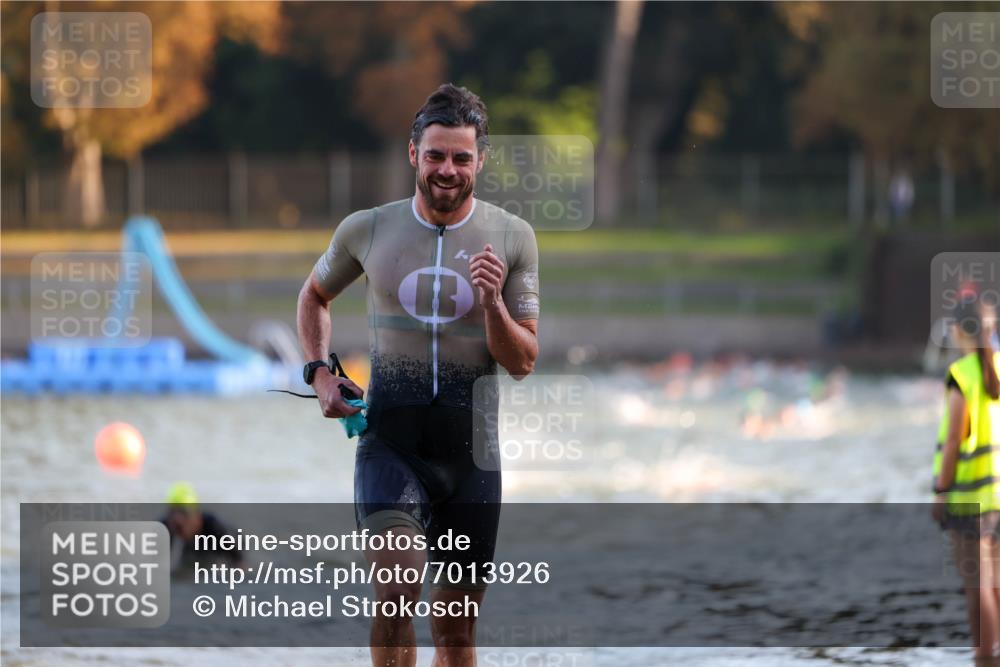 08.09.2024 - Stadtparktriathlon Michael Strokosch http://msf.ph/oto/7013926 08.09.2024 08:45:26 Schwimmen 17, 53 meine-sportfotos.de
