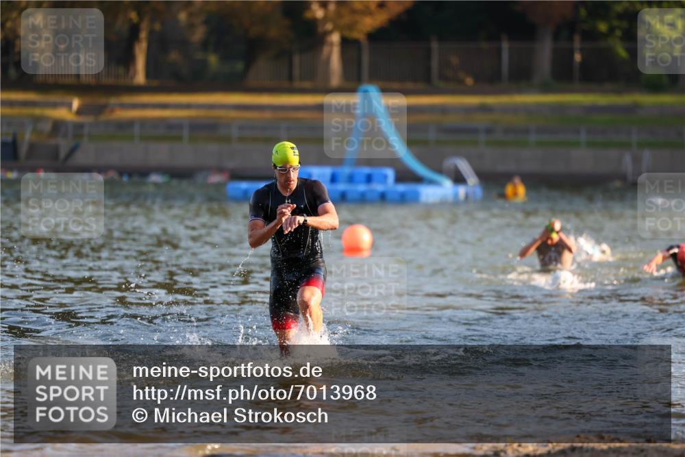 08.09.2024 - Stadtparktriathlon Michael Strokosch http://msf.ph/oto/7013968 08.09.2024 08:45:30 Schwimmen 11, 17 meine-sportfotos.de