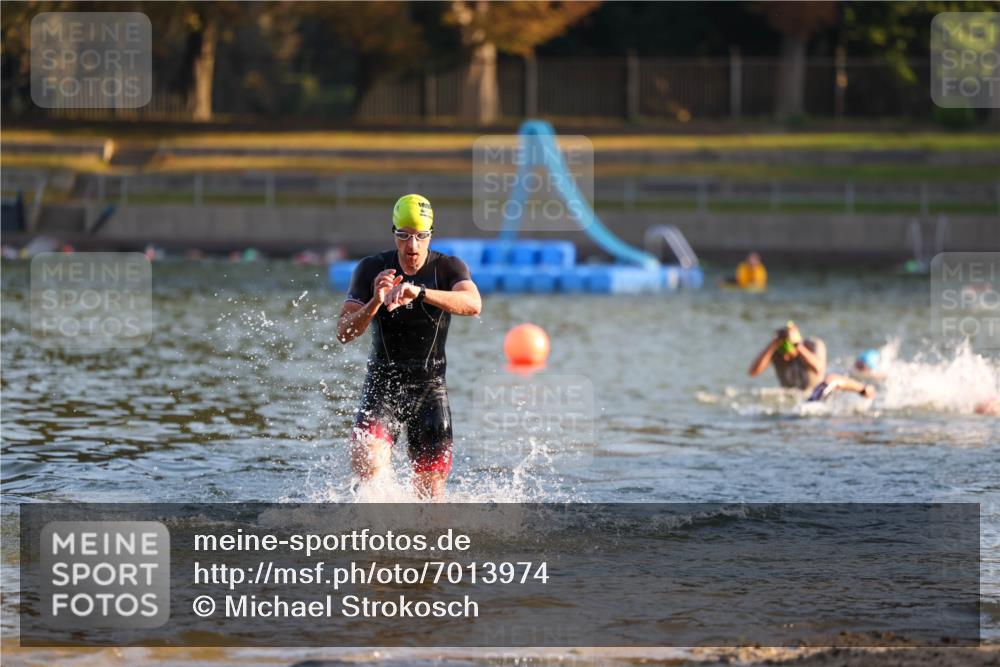 08.09.2024 - Stadtparktriathlon Michael Strokosch http://msf.ph/oto/7013974 08.09.2024 08:45:30 Schwimmen 11, 17 meine-sportfotos.de