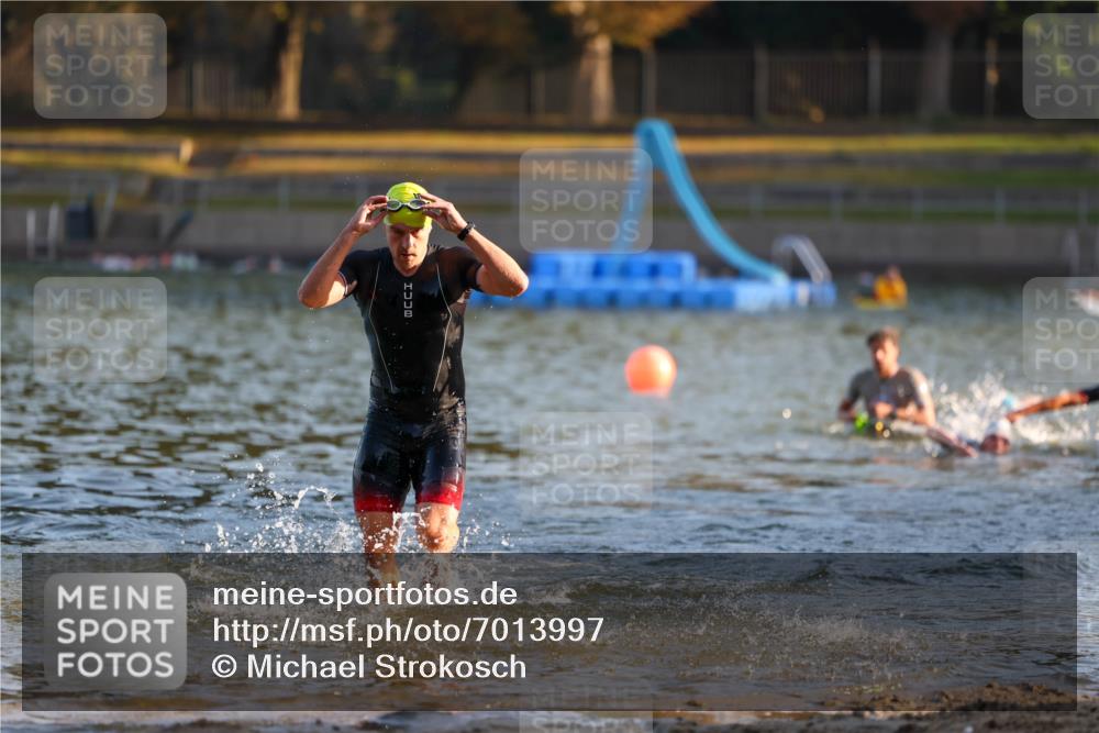 08.09.2024 - Stadtparktriathlon Michael Strokosch http://msf.ph/oto/7013997 08.09.2024 08:45:31 Schwimmen 11, 17, 49 meine-sportfotos.de