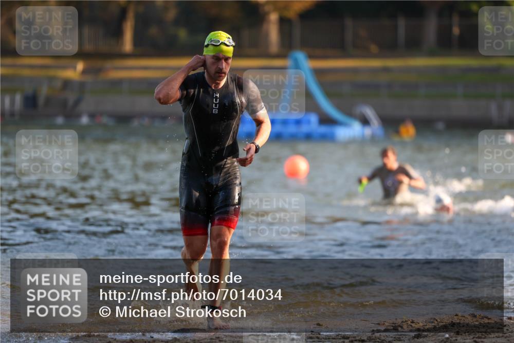 08.09.2024 - Stadtparktriathlon Michael Strokosch http://msf.ph/oto/7014034 08.09.2024 08:45:33 Schwimmen 11, 17, 49, 75 meine-sportfotos.de