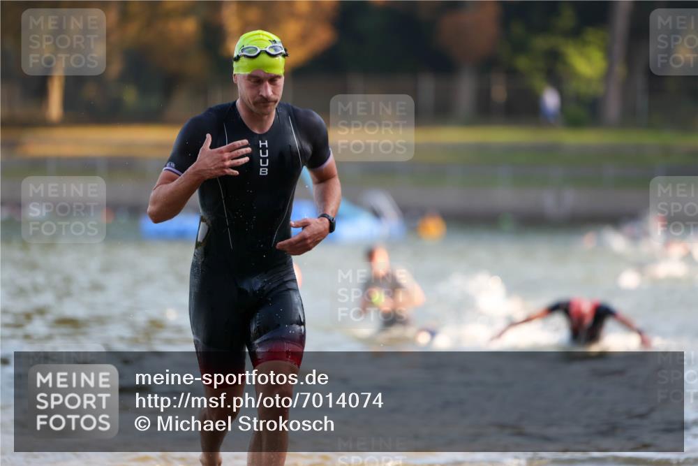 08.09.2024 - Stadtparktriathlon Michael Strokosch http://msf.ph/oto/7014074 08.09.2024 08:45:34 Schwimmen 11, 17, 49, 75 meine-sportfotos.de