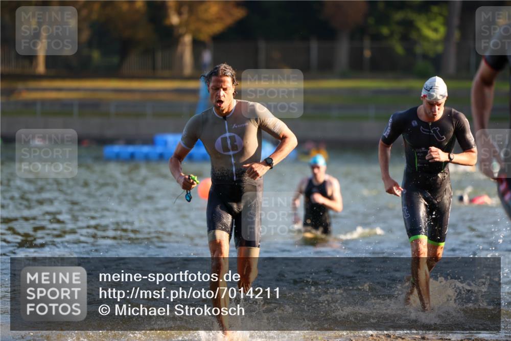 08.09.2024 - Stadtparktriathlon Michael Strokosch http://msf.ph/oto/7014211 08.09.2024 08:45:43 Schwimmen 11, 49, 59, 75 meine-sportfotos.de