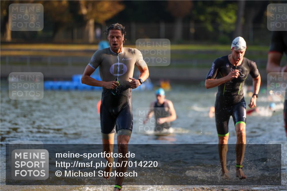 08.09.2024 - Stadtparktriathlon Michael Strokosch http://msf.ph/oto/7014220 08.09.2024 08:45:43 Schwimmen 11, 49, 59, 75 meine-sportfotos.de