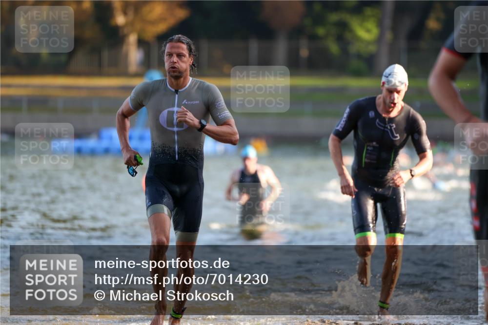 08.09.2024 - Stadtparktriathlon Michael Strokosch http://msf.ph/oto/7014230 08.09.2024 08:45:44 Schwimmen 11, 49, 59, 75 meine-sportfotos.de
