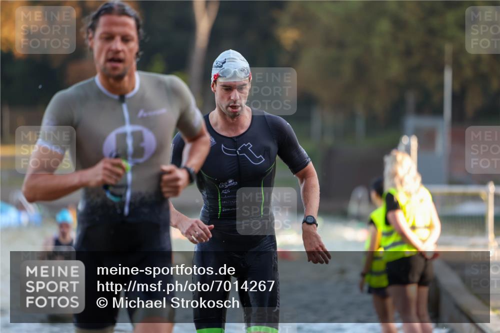 08.09.2024 - Stadtparktriathlon Michael Strokosch http://msf.ph/oto/7014267 08.09.2024 08:45:45 Schwimmen 11, 49, 59, 75 meine-sportfotos.de