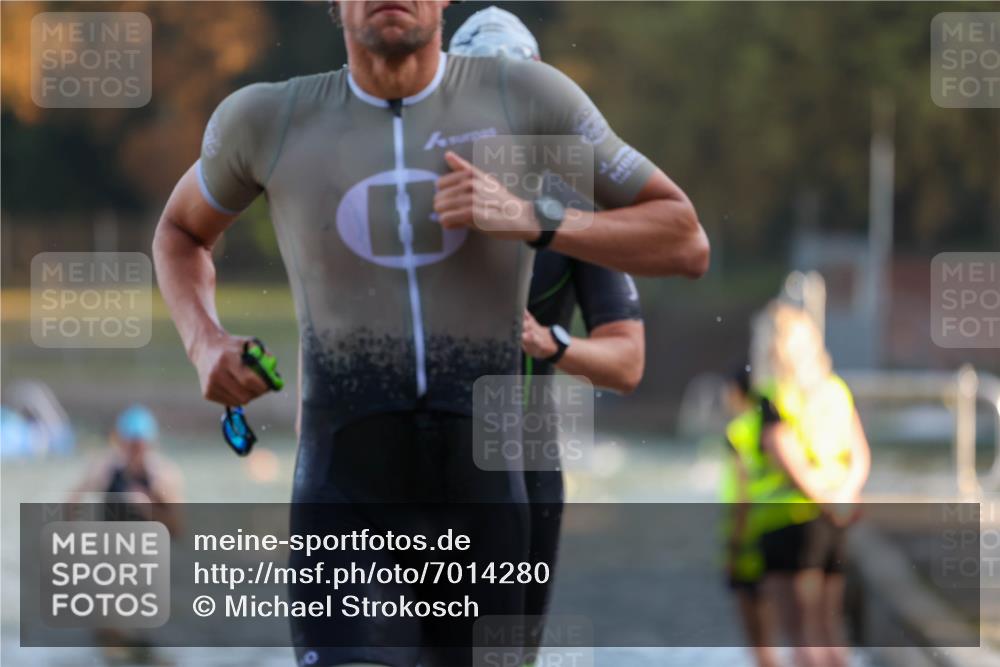 08.09.2024 - Stadtparktriathlon Michael Strokosch http://msf.ph/oto/7014280 08.09.2024 08:45:46 Schwimmen 49, 59, 75 meine-sportfotos.de