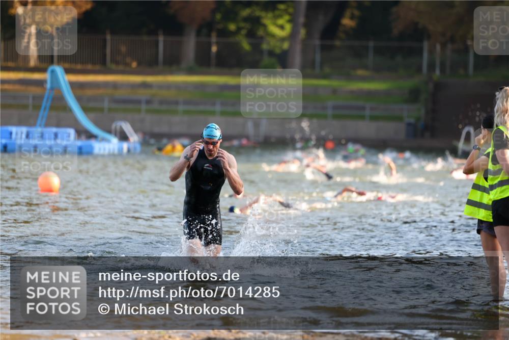 08.09.2024 - Stadtparktriathlon Michael Strokosch http://msf.ph/oto/7014285 08.09.2024 08:45:48 Schwimmen 56, 59, 75 meine-sportfotos.de