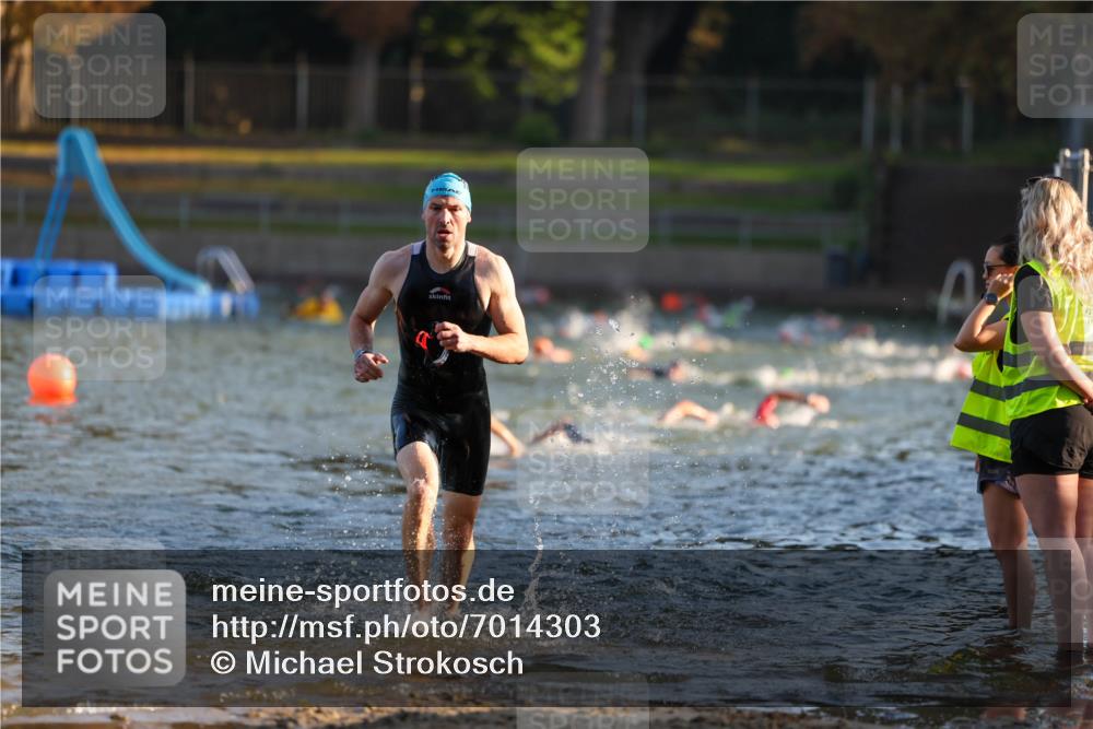 08.09.2024 - Stadtparktriathlon Michael Strokosch http://msf.ph/oto/7014303 08.09.2024 08:45:50 Schwimmen 56, 59 meine-sportfotos.de