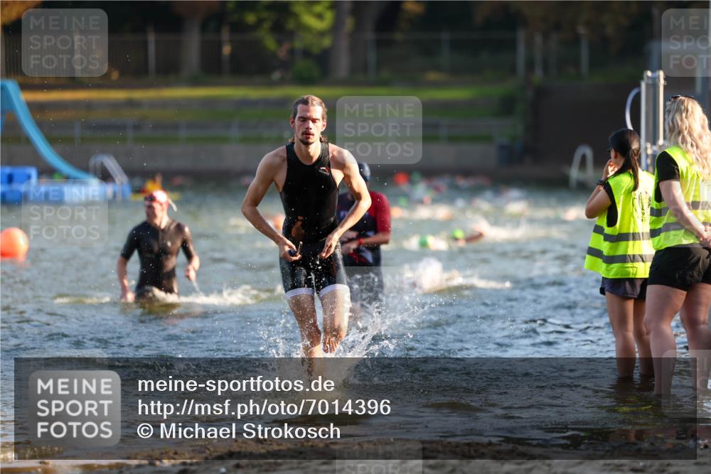 08.09.2024 - Stadtparktriathlon Michael Strokosch http://msf.ph/oto/7014396 08.09.2024 08:46:00 Schwimmen 5, 32, 38, 51, 56 meine-sportfotos.de
