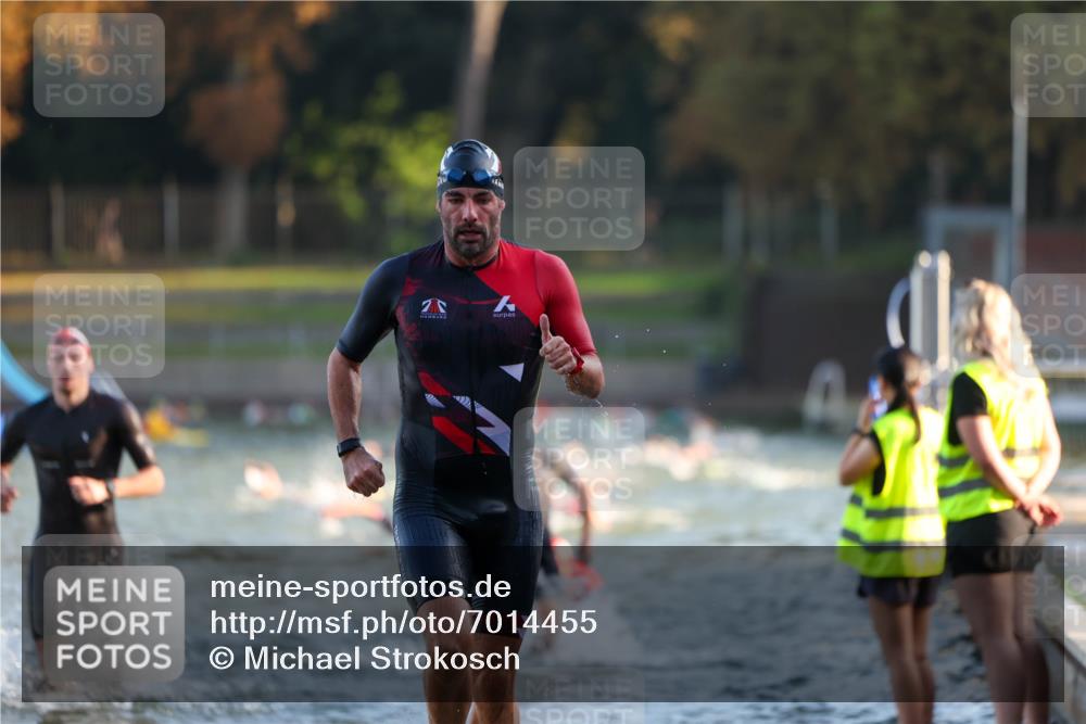 08.09.2024 - Stadtparktriathlon Michael Strokosch http://msf.ph/oto/7014455 08.09.2024 08:46:05 Schwimmen 5, 32, 38, 51 meine-sportfotos.de