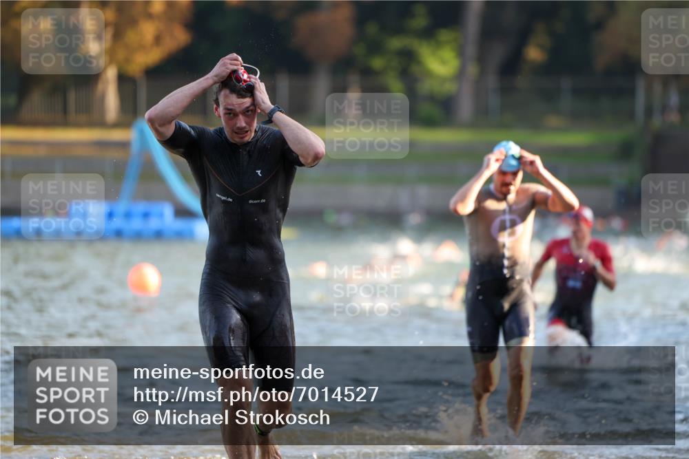 08.09.2024 - Stadtparktriathlon Michael Strokosch http://msf.ph/oto/7014527 08.09.2024 08:46:08 Schwimmen 5, 32, 38, 51 meine-sportfotos.de