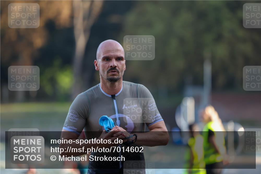 08.09.2024 - Stadtparktriathlon Michael Strokosch http://msf.ph/oto/7014602 08.09.2024 08:46:12 Schwimmen 32, 38, 51 meine-sportfotos.de