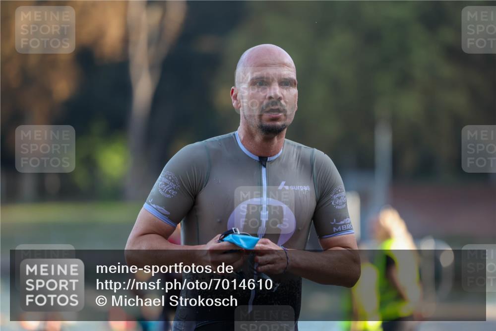 08.09.2024 - Stadtparktriathlon Michael Strokosch http://msf.ph/oto/7014610 08.09.2024 08:46:12 Schwimmen 32, 38, 51 meine-sportfotos.de