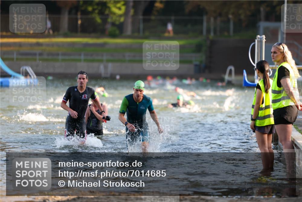 08.09.2024 - Stadtparktriathlon Michael Strokosch http://msf.ph/oto/7014685 08.09.2024 08:46:22 Schwimmen 1, 34, 62, 71 meine-sportfotos.de