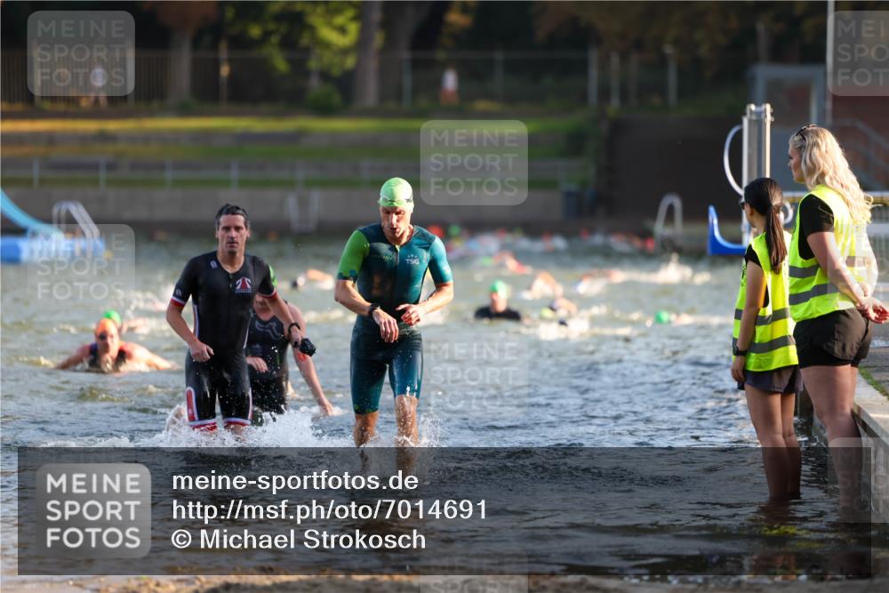08.09.2024 - Stadtparktriathlon Michael Strokosch http://msf.ph/oto/7014691 08.09.2024 08:46:23 Schwimmen 1, 22, 34, 62, 71 meine-sportfotos.de
