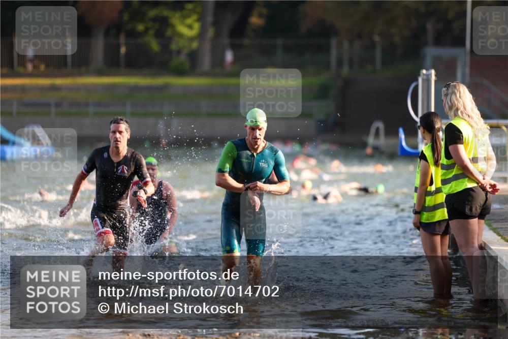08.09.2024 - Stadtparktriathlon Michael Strokosch http://msf.ph/oto/7014702 08.09.2024 08:46:24 Schwimmen 1, 22, 34, 62, 71 meine-sportfotos.de