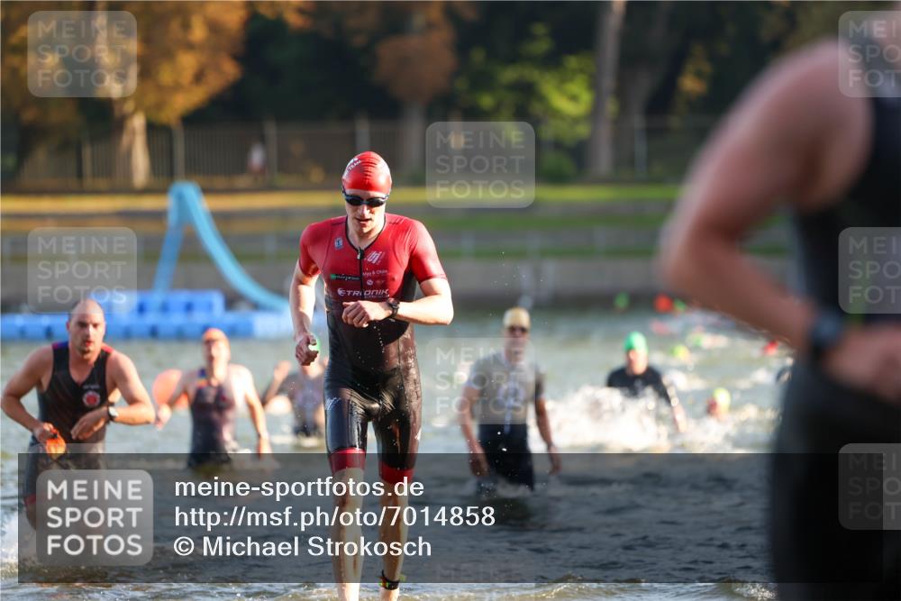 08.09.2024 - Stadtparktriathlon Michael Strokosch http://msf.ph/oto/7014858 08.09.2024 08:46:33 Schwimmen 22, 26, 34, 47, 71, 86 meine-sportfotos.de