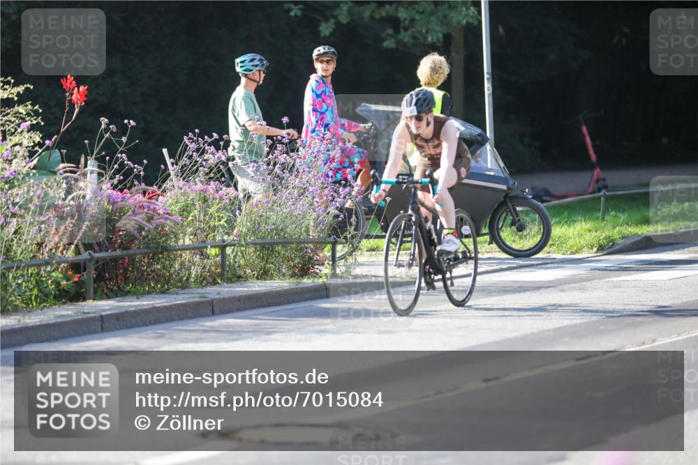 08.09.2024 - Stadtparktriathlon Zöllner http://msf.ph/oto/7015084 08.09.2024 09:25:50 Radfahren 91, 102, 105, 110, 141, 158, 167 meine-sportfotos.de