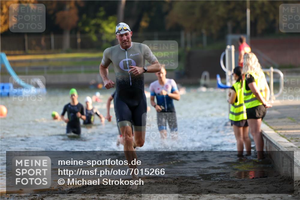08.09.2024 - Stadtparktriathlon Michael Strokosch http://msf.ph/oto/7015266 08.09.2024 08:46:58 Schwimmen 3, 20, 33, 48, 78, 80, 89 meine-sportfotos.de