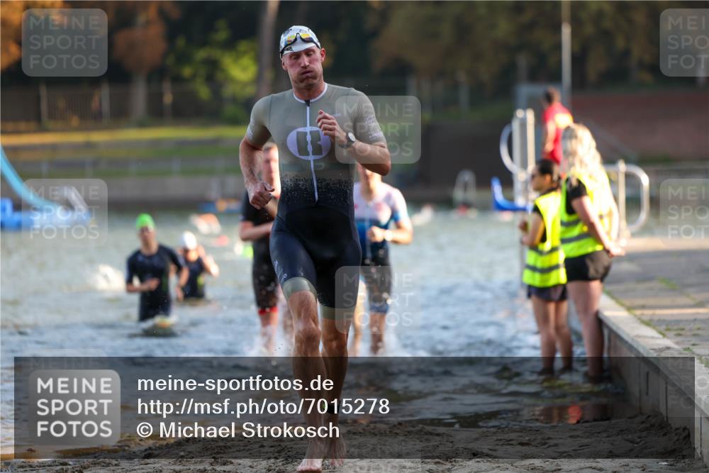 08.09.2024 - Stadtparktriathlon Michael Strokosch http://msf.ph/oto/7015278 08.09.2024 08:46:59 Schwimmen 3, 20, 48, 78, 80, 89 meine-sportfotos.de