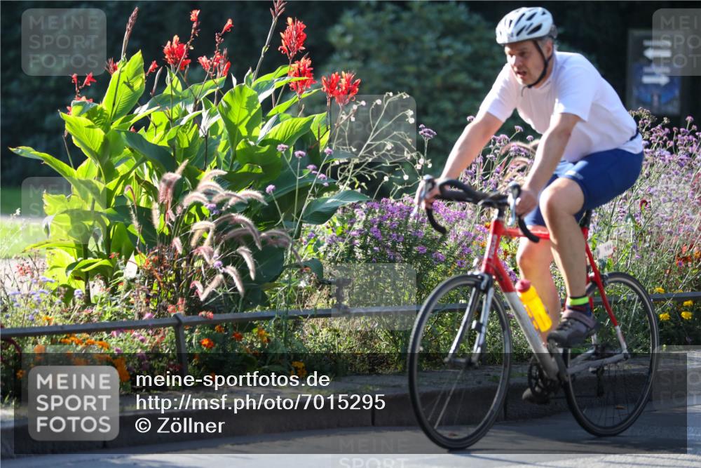 08.09.2024 - Stadtparktriathlon Zöllner http://msf.ph/oto/7015295 08.09.2024 09:26:54 Radfahren 93, 104, 115, 120, 134 meine-sportfotos.de