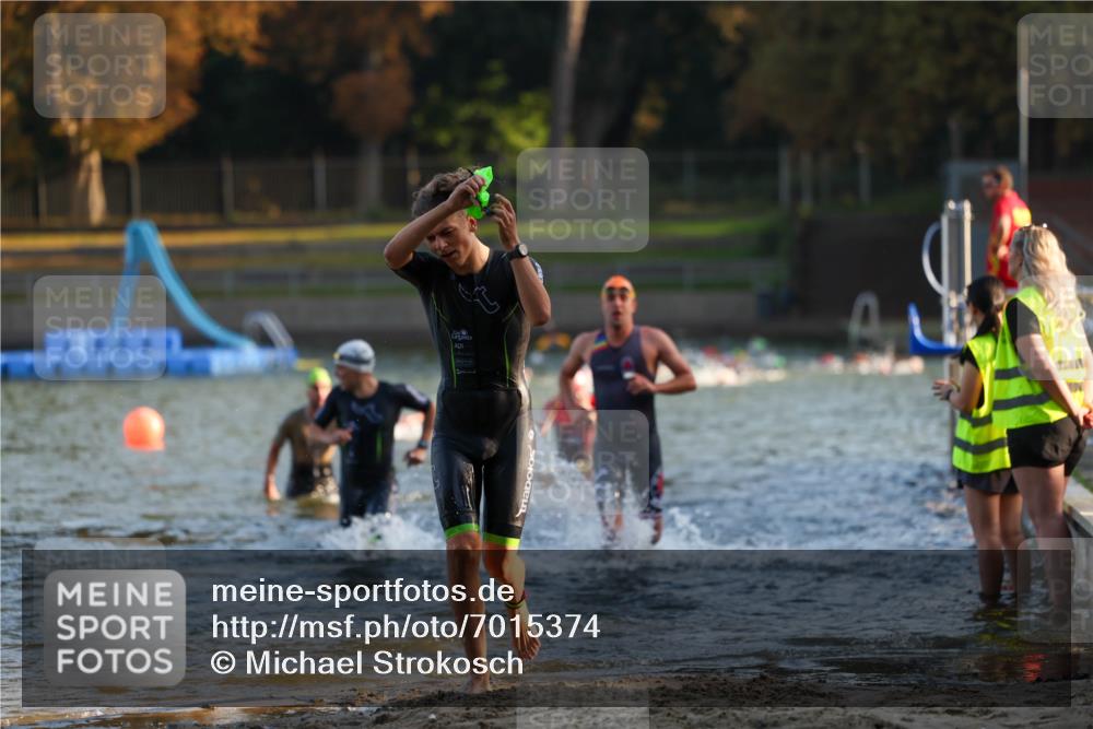 08.09.2024 - Stadtparktriathlon Michael Strokosch http://msf.ph/oto/7015374 08.09.2024 08:47:06 Schwimmen 3, 44, 78, 80 meine-sportfotos.de