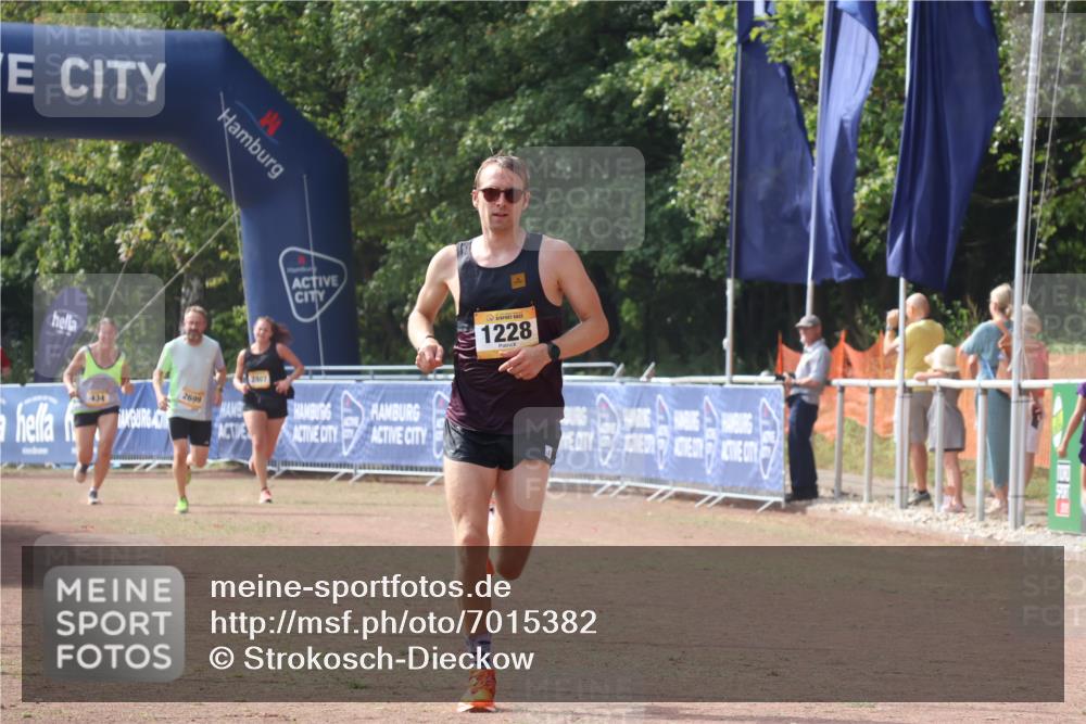08.09.2024 - Airport Race Strokosch-Dieckow http://msf.ph/oto/7015382 08.09.2024 12:06:34 Ziel 1228, 2807, 2868 meine-sportfotos.de