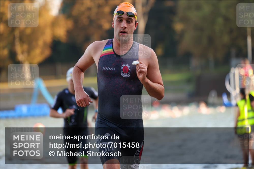 08.09.2024 - Stadtparktriathlon Michael Strokosch http://msf.ph/oto/7015458 08.09.2024 08:47:11 Schwimmen 3, 39, 44, 78 meine-sportfotos.de