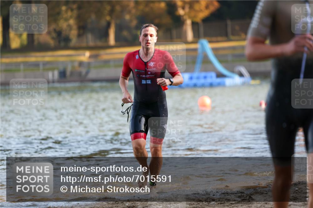 08.09.2024 - Stadtparktriathlon Michael Strokosch http://msf.ph/oto/7015591 08.09.2024 08:47:20 Schwimmen 39, 44, 55 meine-sportfotos.de