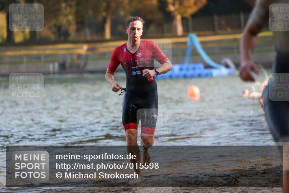 08.09.2024 - Stadtparktriathlon Michael Strokosch http://msf.ph/oto/7015598 08.09.2024 08:47:20 Schwimmen 39, 44, 55 meine-sportfotos.de